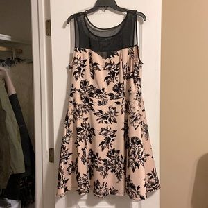 selling bc it’s not my size.